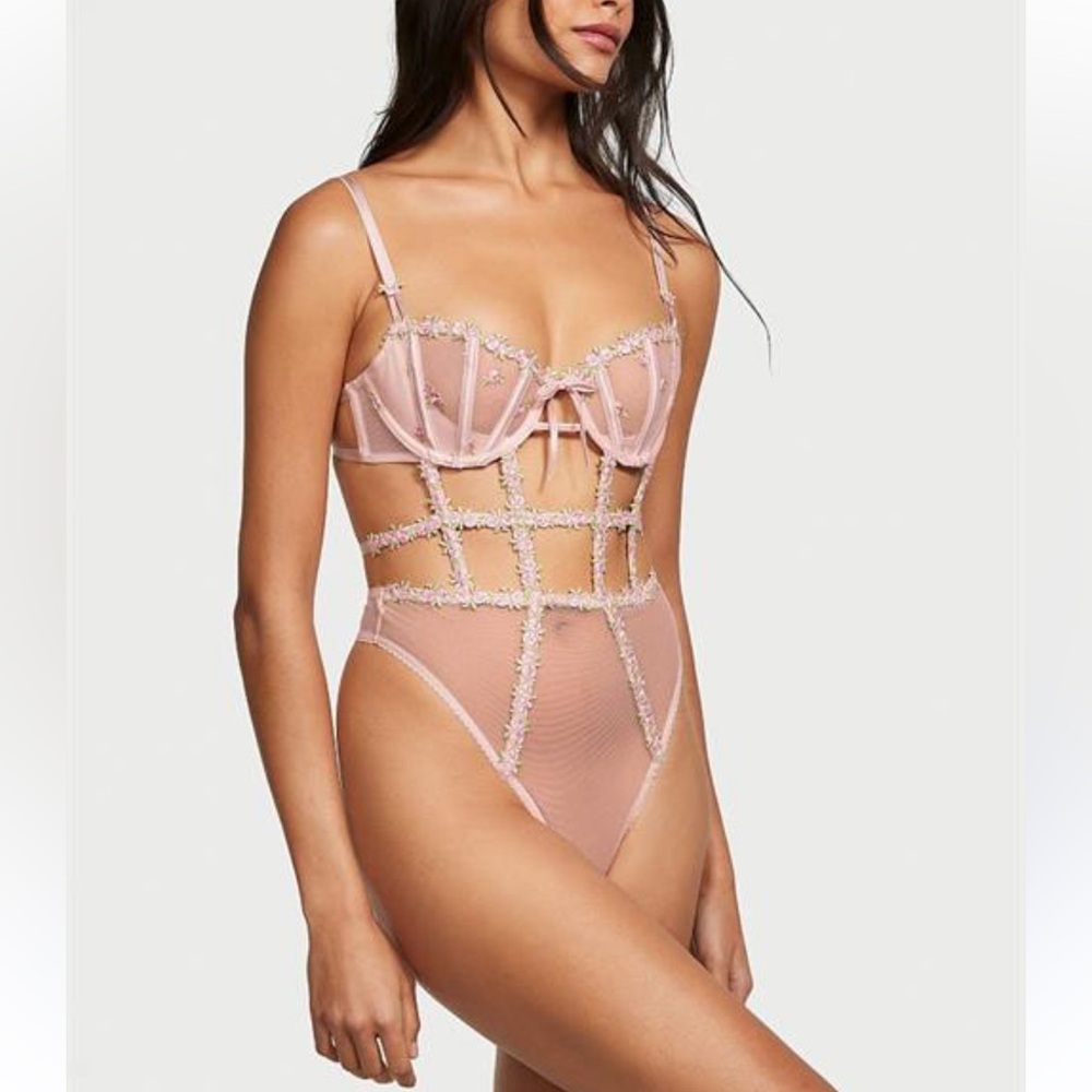 Victoria's Secret Wicked
Lace Teddy XS